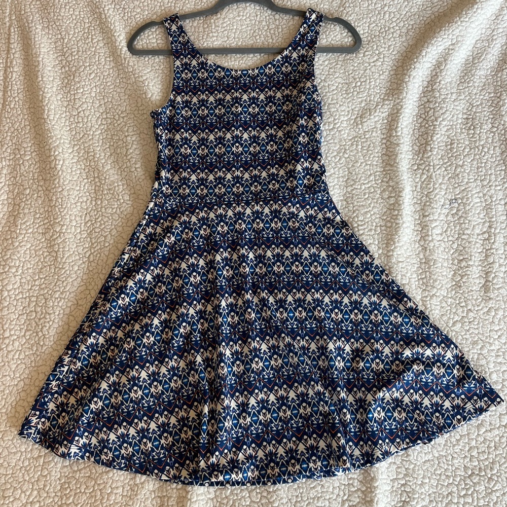 Divided H&M Blue and White Patterned Mini Dress Women's Size 6 Flowy